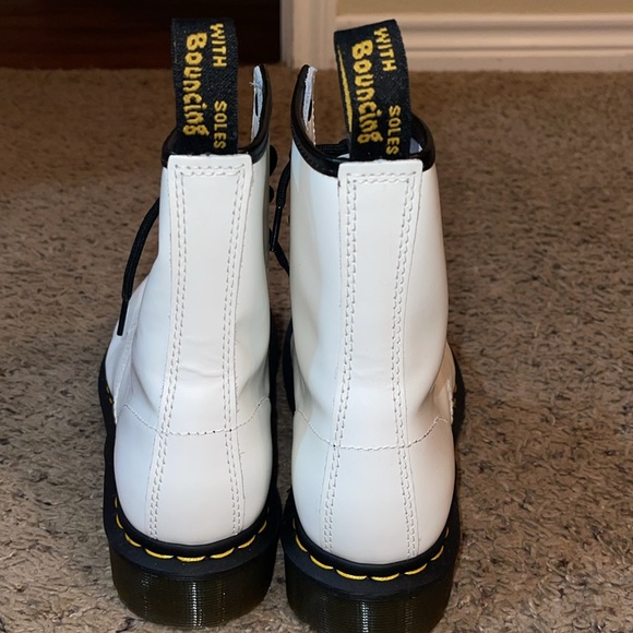 Size 8 / Doc Martens / White and Black / brand new - Picture 3 of 8